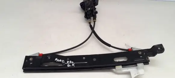 Rear door manual window regulator