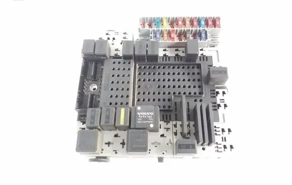 Volvo V70 Fuse module 8688153