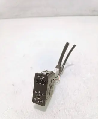BMW 5 GT F07 AUX in-socket connector 9237653