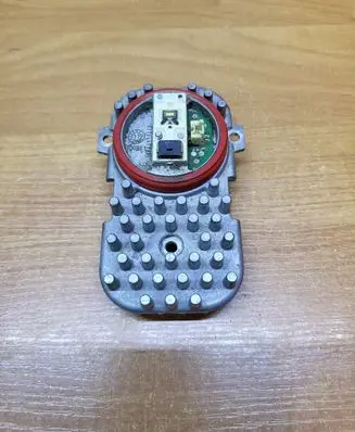BMW 3 E92 E93 LED ballast control module 1305715084 797881
