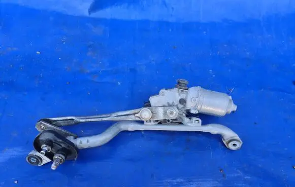 Front wiper linkage