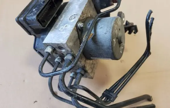 Ford Mondeo MK IV ABS Pump 8G912C405AB