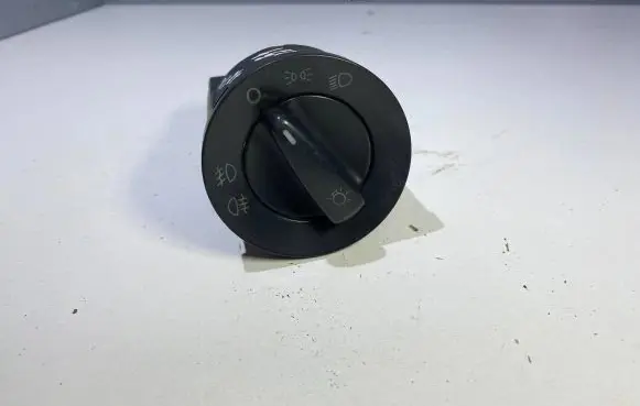 Volkswagen PASSAT B5.5 Light switch 1C0941531A C1AT2261