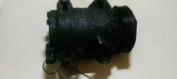Volvo XC90 Air conditioning (A/C) compressor (pump) 8708581