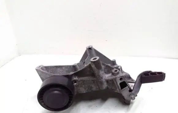 Mercedes-Benz C W205 Generator/alternator bracket A6512340339