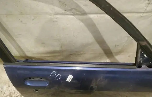 Daihatsu Sirion Front door glass trim molding