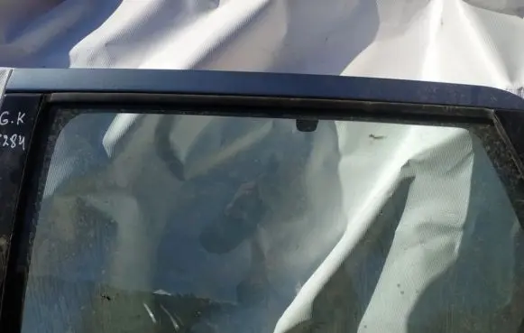 Peugeot 407 Rear door window glass