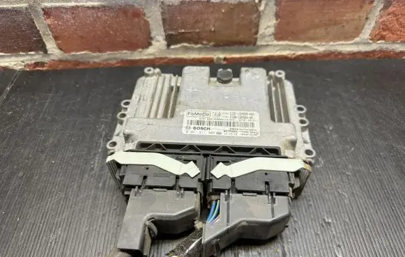 Ford Fiesta Engine control unit/module ECU C1B1-12A650-AAA 0261S11309 C1B112A650AAA