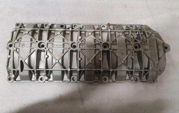 BMW 5 G30 G31 Other engine bay part 7643045 18574710