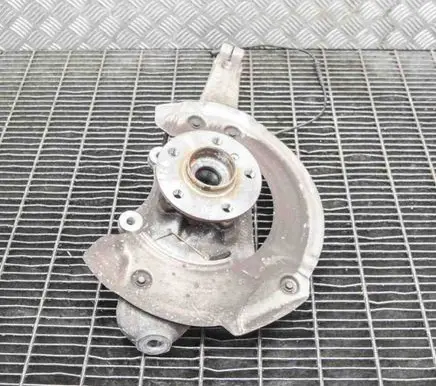 Front wheel hub