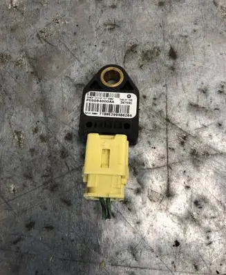 Jeep Cherokee III KJ Airbag deployment crash/impact sensor P05084000AA