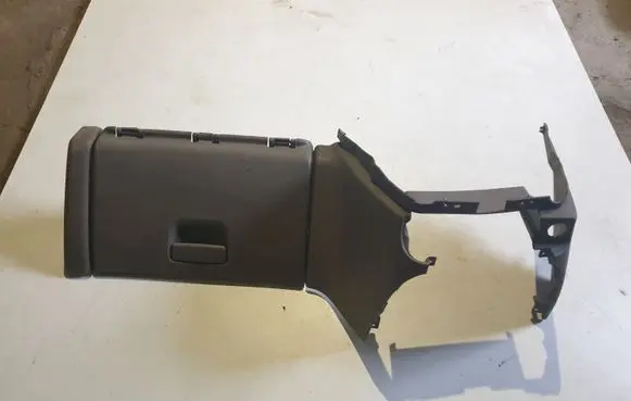 Chrysler Grand Voyager IV Glove box