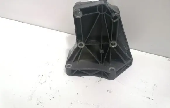 BMW 5 E60 E61 A/C compressor mount bracket 7792202