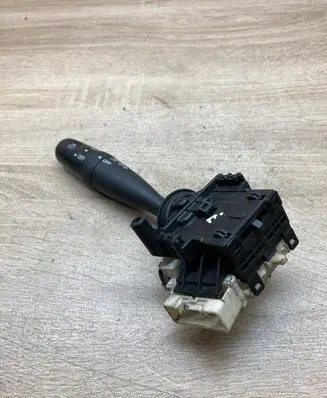 Toyota Corolla Verso E121 Indicator stalk 13010173752 7520A26