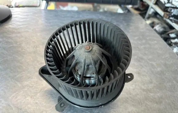 Peugeot Partner Heater fan/blower N030840S