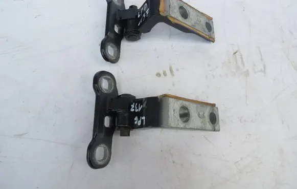 Volvo S90, V90 Front door upper hinge 31371552 A046572