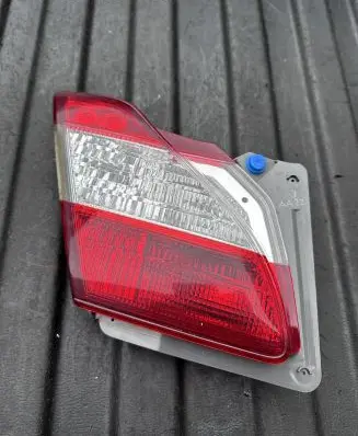 Infiniti M30 Tailgate rear/tail lights P8642 P9074