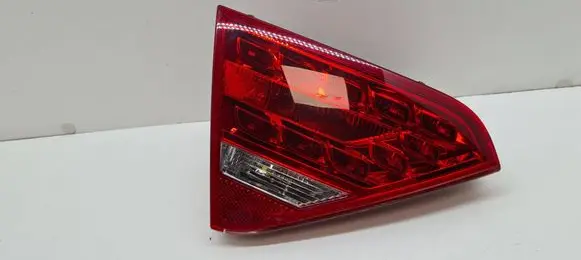 Audi A5 8T 8F Tailgate rear/tail lights 8T0945093A
