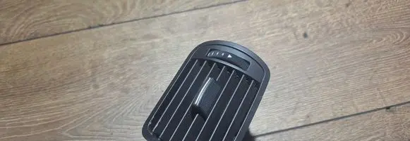 Audi A3 S3 8L Dash center air vent grill 8l0820901c