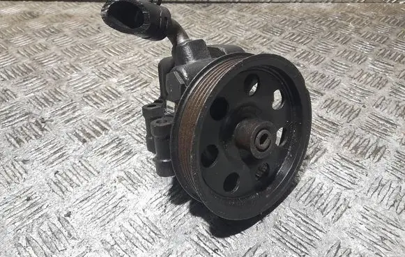 Ford Focus Power steering pump 4ED2203 HBDJC