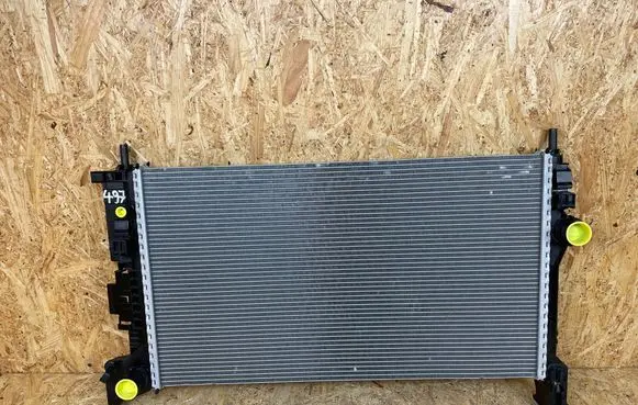 Volvo XC90 Coolant radiator 32224828