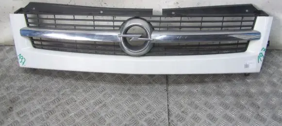 Opel Movano A Front bumper upper radiator grill