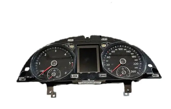 Volkswagen PASSAT B7 Speedometer (instrument cluster) 3AA920870A