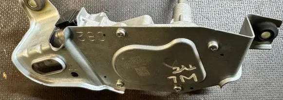 Jeep Grand Cherokee WL Rear window wiper motor P68377197AA 50831A