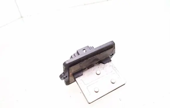Mazda 323 Heater blower motor/fan resistor HB151RC1M 4J96