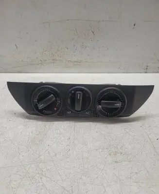 Volkswagen Polo Climate control unit 6Q0820075