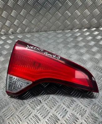 KIA Sorento Tailgate rear/tail lights 924052P540
