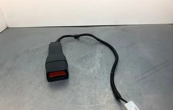 Toyota Prius (XW50) Front seatbelt buckle