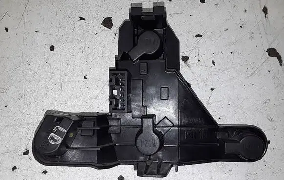 Toyota Corolla E120 E130 Tail light bulb cover holder