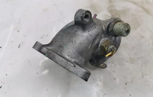 Toyota Corolla Verso AR10 other engine part NOCODE