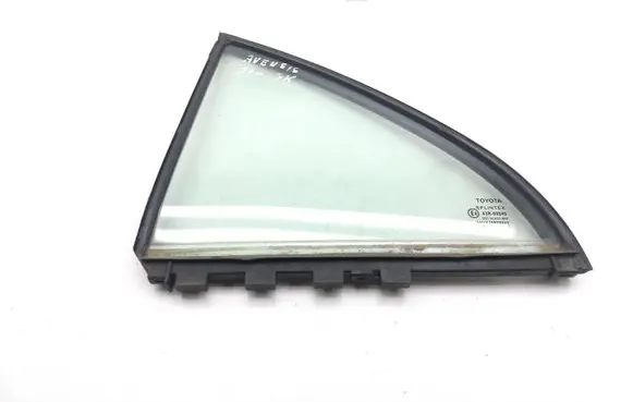 Toyota Avensis T250 Rear vent window glass 6818905030