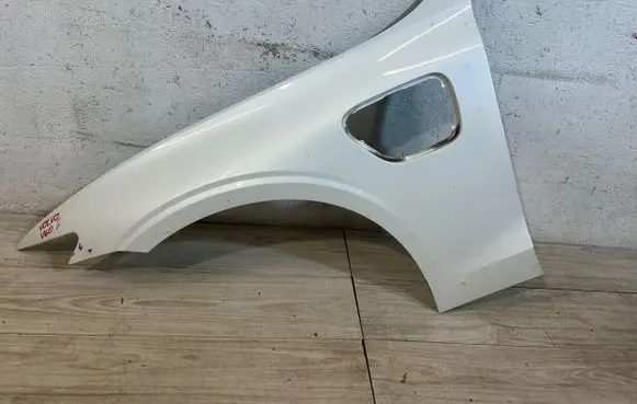 Volvo V60 Fender