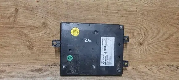 Volkswagen PASSAT B6 Bluetooth control unit module 1K8035730