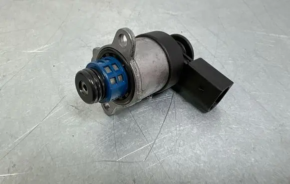BMW 3 G20 G21 Fuel pressure sensor 8571020051