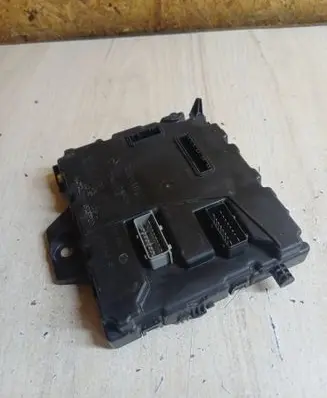 Renault Master III Comfort/convenience module 284B13827R NS10206997 24097271