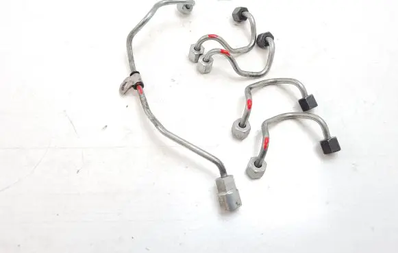 Fuel injector supply line/pipe