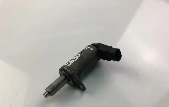 Audi A5 8T 8F Camshaft vanos timing valve 06H103697A