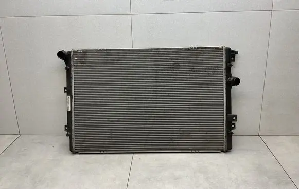 Volkswagen Sharan Coolant radiator 5N0121253L