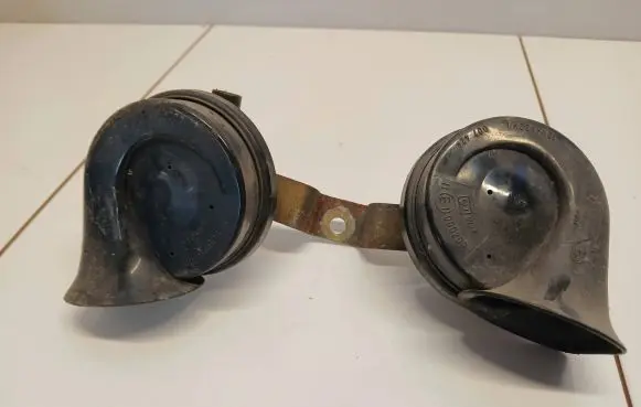 BMW X5 E53 Horn signal 8387347