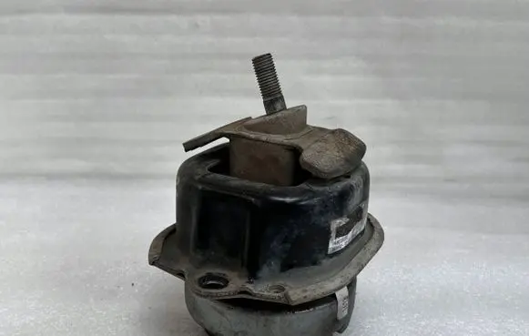BMW X5 F15 Engine mount bracket 6867302