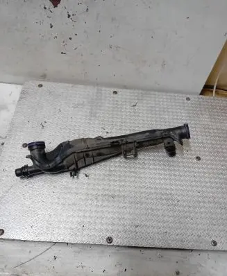 Citroen C4 Cactus Engine coolant pipe/hose 9807502380