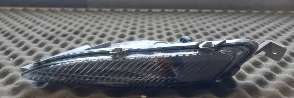 Opel Astra J Front indicator light 13367142 662588537