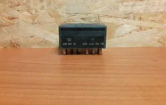 Mercedes-Benz S W140 Coolant fan relay 1672 0015428219