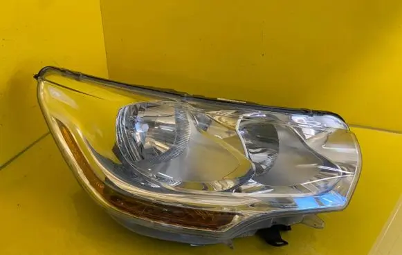 Citroen C4 II Headlight/headlamp 9687304480