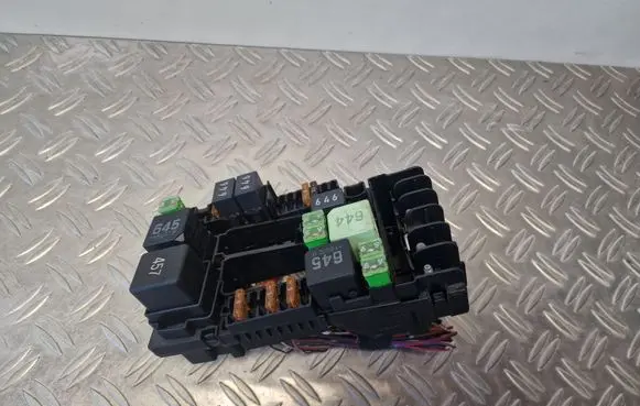 Volkswagen PASSAT B8 Fuse module 5Q0937125B
