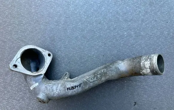 Engine coolant pipe/hose